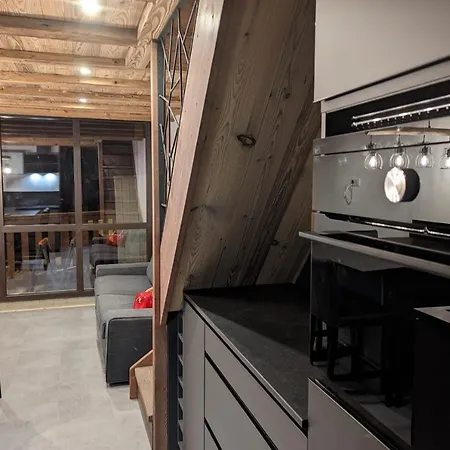 Rénové à Louer - Duplex De 45 M2 Au 3ème étage
